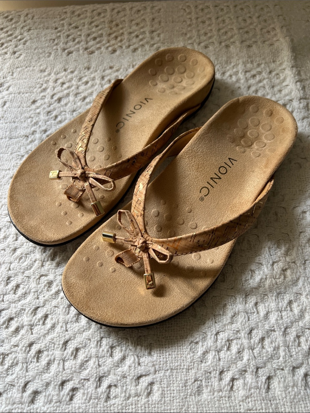 Vionic Bella II toe post sandals size 7.5